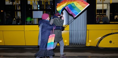 29. Finał WOŚP. Znana z miesięcznicy smoleńskiej tęczowa torba sprzedana! Ostra licytacja 25 osób