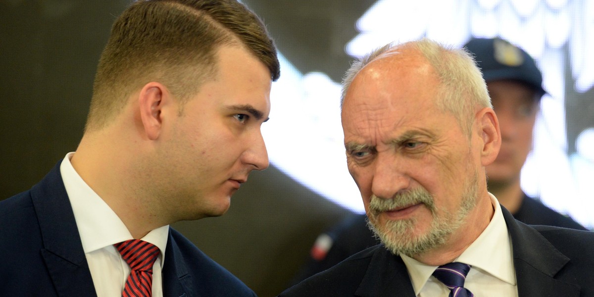 Bartłomiej Misiewicz i Antoni Macierewicz