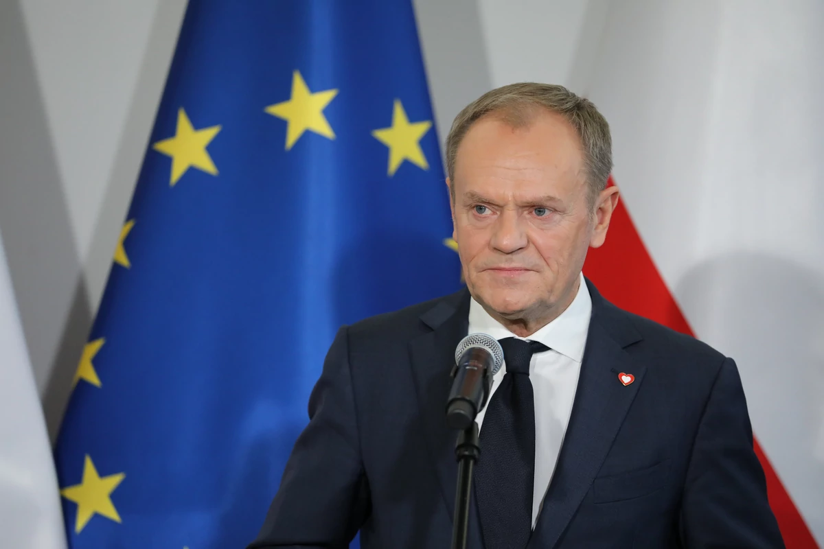  Donald Tusk odwołał dyrektorów instytutów: Pokolenia, Strat Wojennych i De Republica