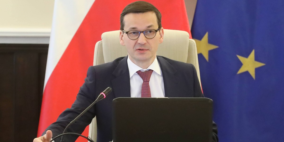 Premier Mateusz Morawiecki przed posiedzeniem rządu, 6 lutego w KPRM w Warszawie