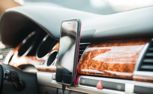 Jedna aplikacja pozwoli wynająć auto, rower, hulajnogę i zaplanować podróż komunikacją