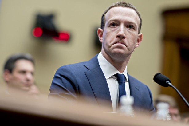 Na spadku kursu akcji Facebooka związanym z bojkotem Mark Zuckerberg stracił ponad 7 mld dol.