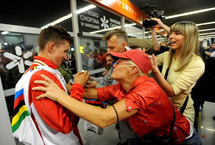 Michał Kwiatkowski wrócił do kraju. Tak powitano mistrza świata!