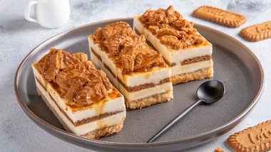 deser na sylwestrową zabawę - ciasto lotus bez pieczenia. 20 minut i gotowe