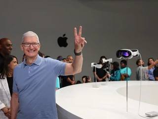 Tim Cook, CEO Apple, podczas prezentacji zestawu Apple Vision Pro