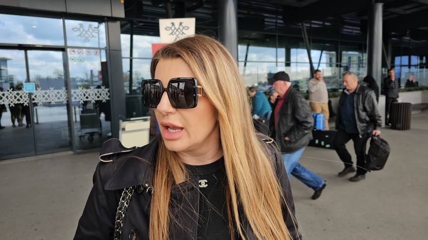 Viki Miljković na aerodromu