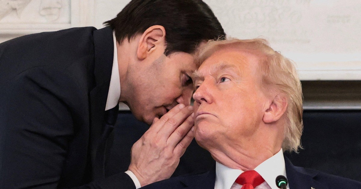 Tak przekazali Trumpowi przełomowe wieści. Ujawniono treść notatki