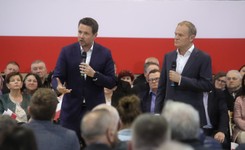 Incydent na spotkaniu Tuska i Trzaskowskiego. Poleciały jajka