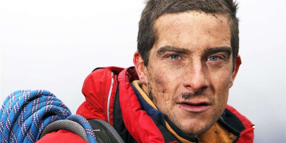 Gwiazdor wyrzucony z telewizji. Bear Grylls bez pracy