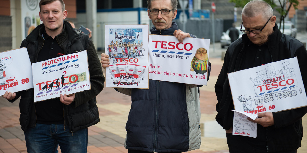 Pikieta pracowników Tesco w Katowicach