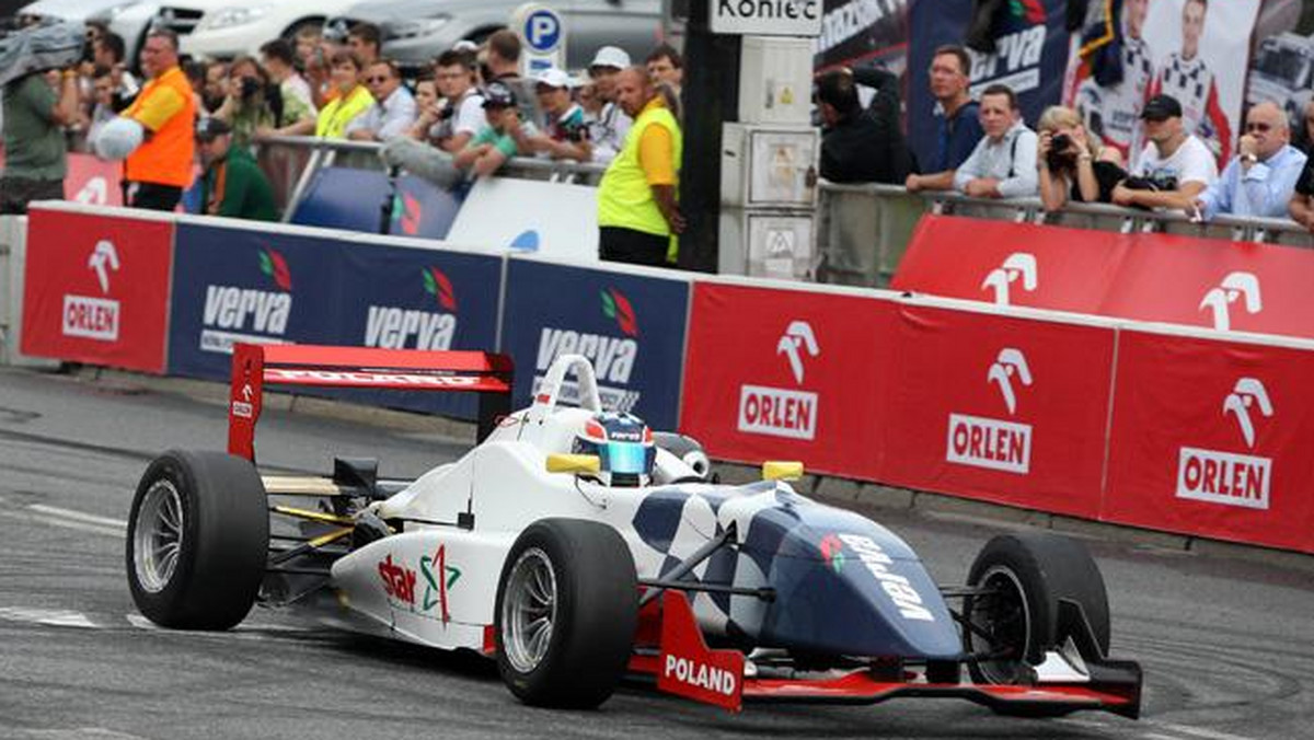 Po ostatnich wspaniałych wyścigach, w których Jakub Giermaziak odniósł dwa zwycięstwa, zespół Verva Racing Team udaje się na legendarny tor Monza, gdzie odbędzie się 9. runda mistrzostw Porsche Supercup.