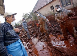 Huta odpowiedzialna za czerwony szlam wznawia pracę