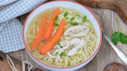 Czy trzeba myć mięso na rosół? Mało kto zna prawidłową odpowiedź