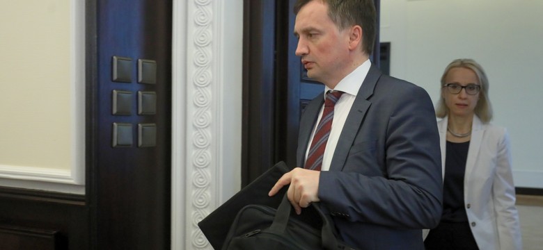 Zbigniew Ziobro szantażował ministrę finansów? Ujawniono list