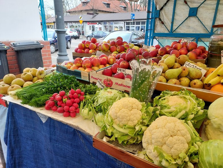 Cena kalafiora na jednym targowisku może różnić się nawet o 4 zł