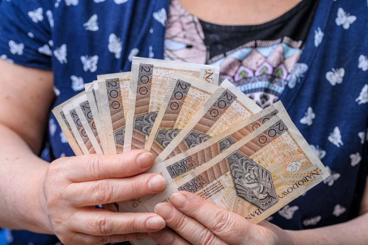 Trzynastka już wkrótce! ZUS potwierdza pierwsze wypłaty - kto dostanie dodatkowe świadczenie?