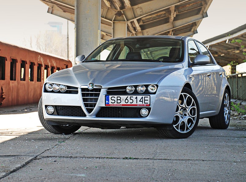 Alfa romeo 159 z nowym 200 konnym turbobenzynowym silnikiem 1750 TBi