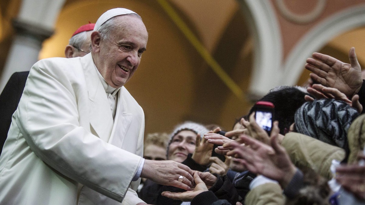 W niedzielę, gdy Kościół po raz setny obchodził Światowy Dzień Migranta i Uchodźcy, papież Franciszek odwiedził parafię w centrum Rzymu, która niesie pomoc imigrantom. W parafii koło Dworca Termini spędził cztery godziny, spotkał się z uchodźcami i bezdomnymi.