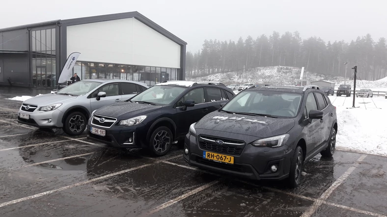 Nowe Subaru XV kontra poprzednicy: model poliftingowy (w środku) oraz model I generacji (debiut 2011 r.)