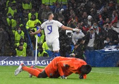 Koszmarny błąd bramkarza Chelsea. Hat-trick Benzemy w Lidze Mistrzów [WIDEO]