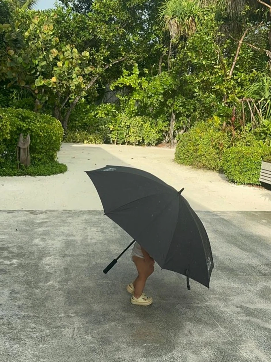 Miloš Biković sa porodicom na Maldivima