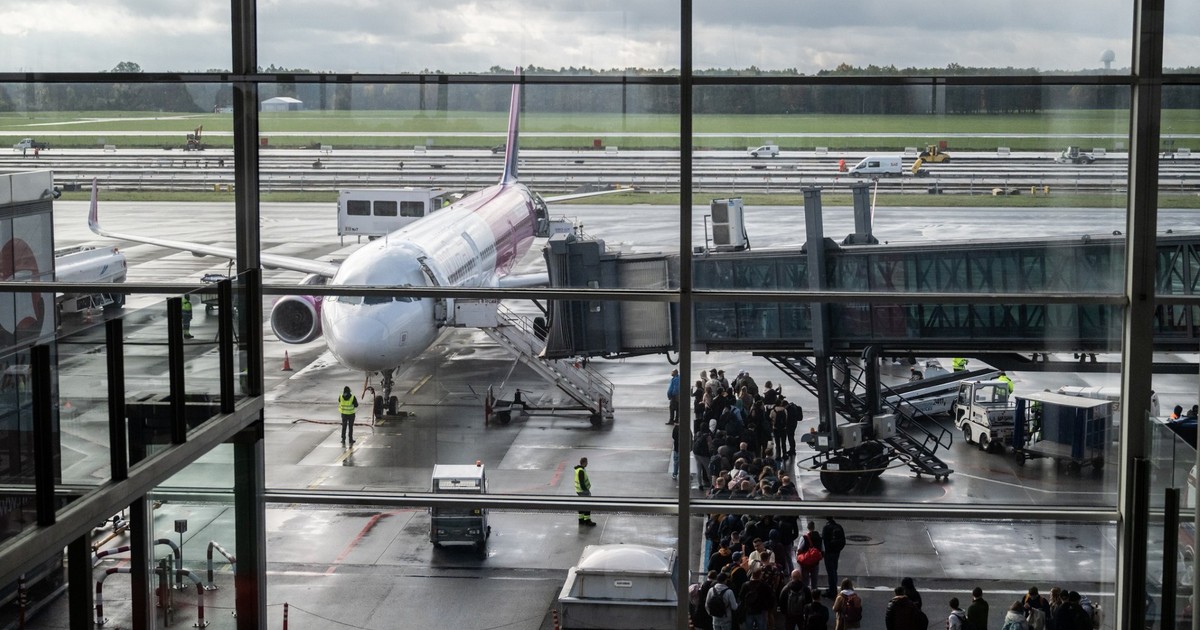 Odwołano wszystkie loty. Zamykają jedno z największych lotnisk