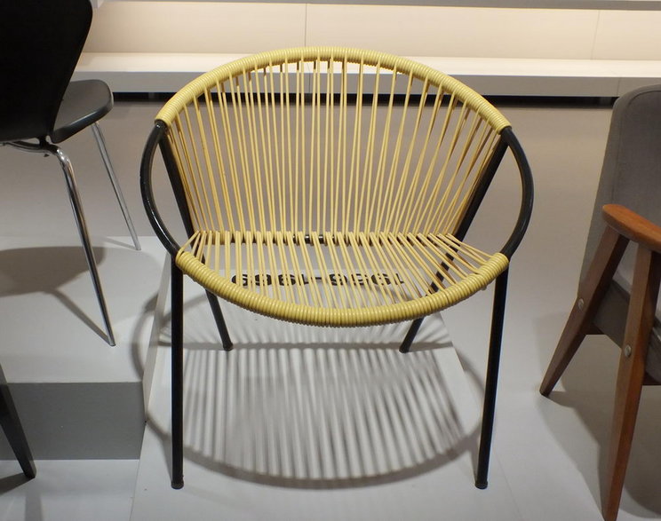 Krzesło ze stali i igelitu