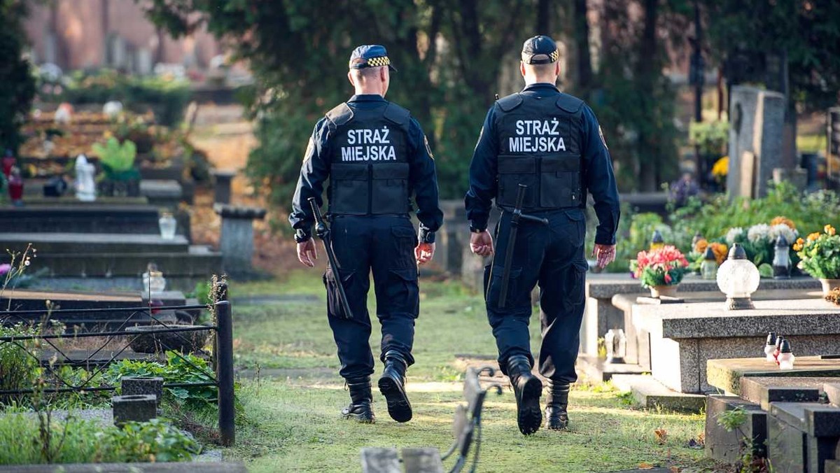 Zamknięta ulica Ku Słońcu, ograniczenia prędkości i wzmożone kontrole policyjne. Od piątku trwa akcja Znicz w Szczecinie i regionie. Już dziś zamknięta została część ulicy Ku Słońcu. Jutro czekają nas kolejne zmiany.