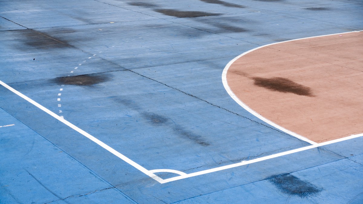 W sieci natknęliśmy się na nagranie, które pokazuje fragment meczu futsalu, w którym padła piękna bramka z rzutu wolnego. W Liga Nacional Futsal, w którym Sao Paulo pokonało 4:2 Carlos Barbosa, świetną bramkę strzelił Zico.