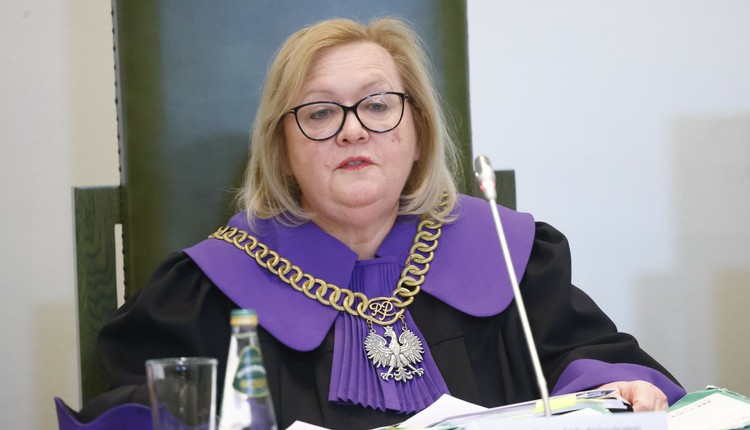 Manowska zażenowana bezmyślnością" Giertycha. "Pracownicy SN spędzą długi weekend w pracy"