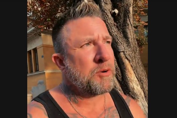 "OVAKO NEŠTO NIGDE NISAM VIDEO" Amerikanac u šoku zbog onoga što je doživeo u Srbiji, poručio nam samo jedno: "Srbi, želim da vam kažem da..." (VIDEO)