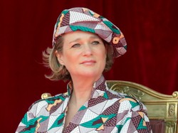 Czy taki miał być efekt? Belgijska księżniczka bardzo chciała być zauważona na obchodach Święta Narodowego