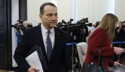 Sikorski nie wytrzymał: Tchórzostwo przed Kaczyńskim. "Nienawiść do Tuska ważniejsza od Wojska Polskiego"