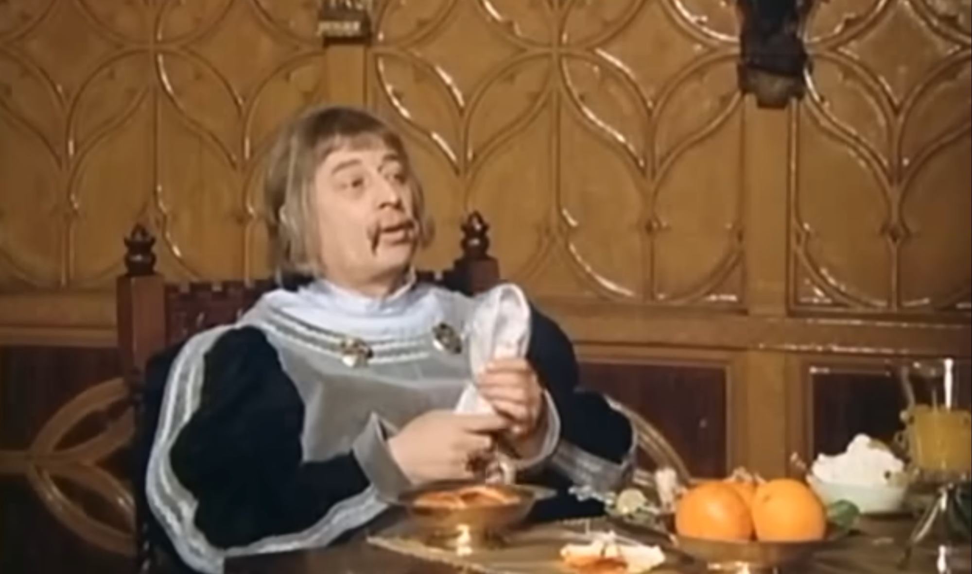 Herec Jiří Holý v rozprávke Zlatovláska.