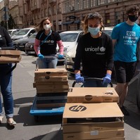 Számítástechnikai segítséget kapnak a gyerekotthonok, kórházak az Uniceftől és a Telekomtól