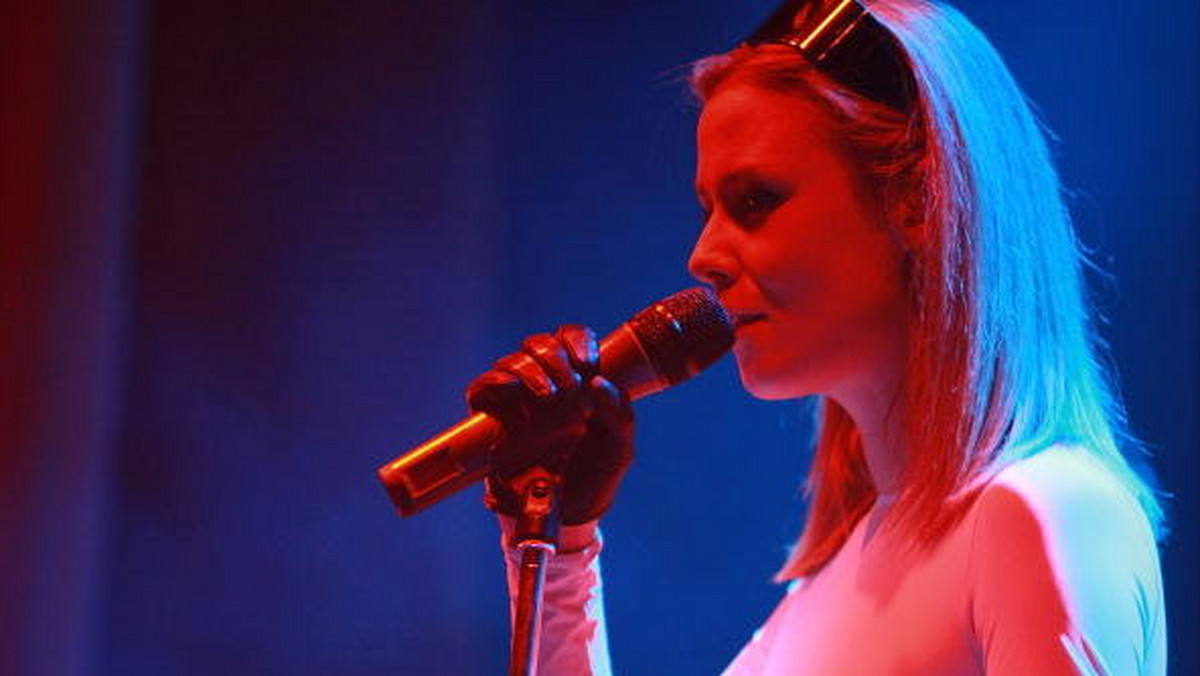Roisin Murphy została nominowana do brytyjskiej nagrody Mercury Prize za ostatnio wydany album "Hairless Toys". Za niecały miesiąc artystka będzie promować krążek podczas dwóch polskich koncertów - w Warszawie i Poznaniu.