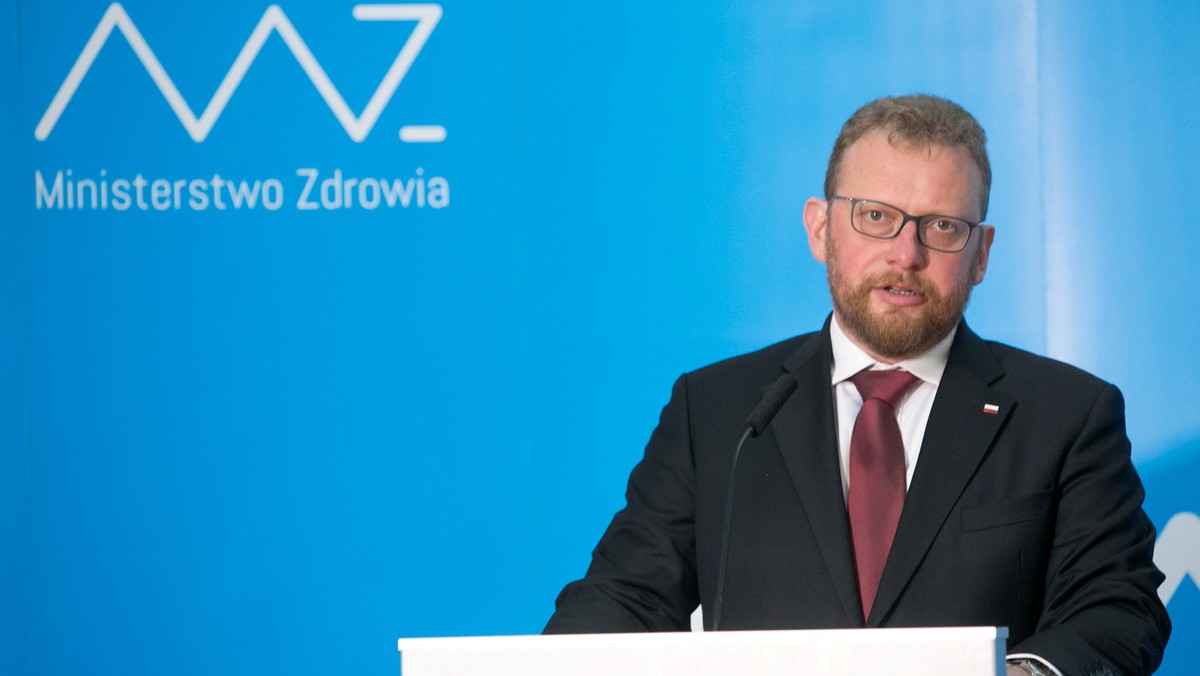 Prof. Łukasz Szumowski, minister zdrowia, poinformował Onet, że "nie jest gotowy na rozmowę o polskiej kardiologii". Z kolei sędzia Dagmara Woicka-Pawełczyk, prezes Sądu Okręgowego w Krakowie, zgodziła się na "autoryzowany wywiad mailowy", odmawiając jednak bezpośredniego spotkania. Oboje obawiają się trudnych pytań o to, w jaki sposób system od lat niszczy czwórkę lekarzy, którzy nie zdołali zapobiec śmierci ojca Zbigniewa Ziobry.