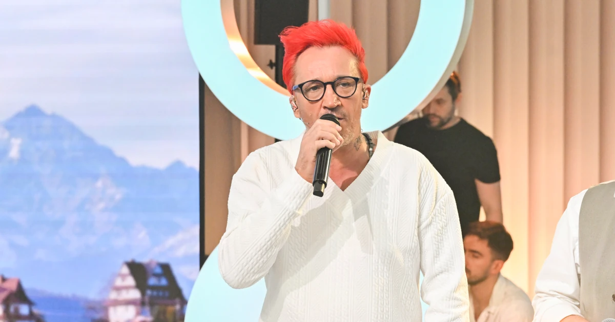 Nie do wiary, jak na scenie wystąpił Michał Wiśniewski. Damskie szpilki to początek [FOTO]