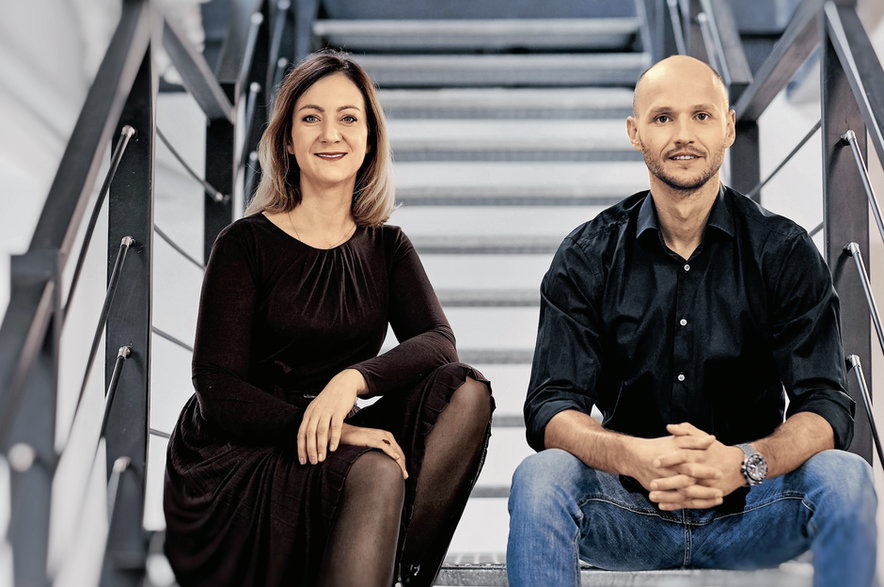 Twórcy marki batonów Dobry Squad, Paulina Skalbani i Maciej Bojar, zaczynali od sprzedaży na Targach Śniadaniowych w Warszawie.