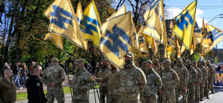 Rodzice dzieci z Mariupola zmuszani do występowania w nagraniach wymierzonych w pułk Azow