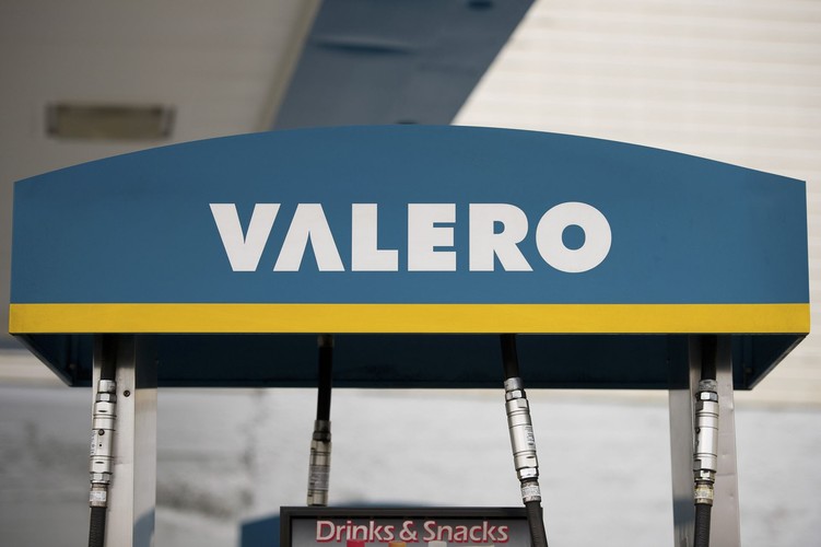 9. miejsce koncern energetyczno paliwowy Valero Energy Corp. ze 138,3 mld dol. przychodów i 2,083 mld dol. zysku.