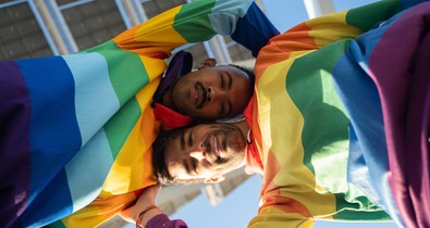 „Kinek lenne kedve coming outolni ott, ahol mindennaposak a homofób megjegyzések?” – Interjú Landy Annamáriával, az Amnesty International munkatársával