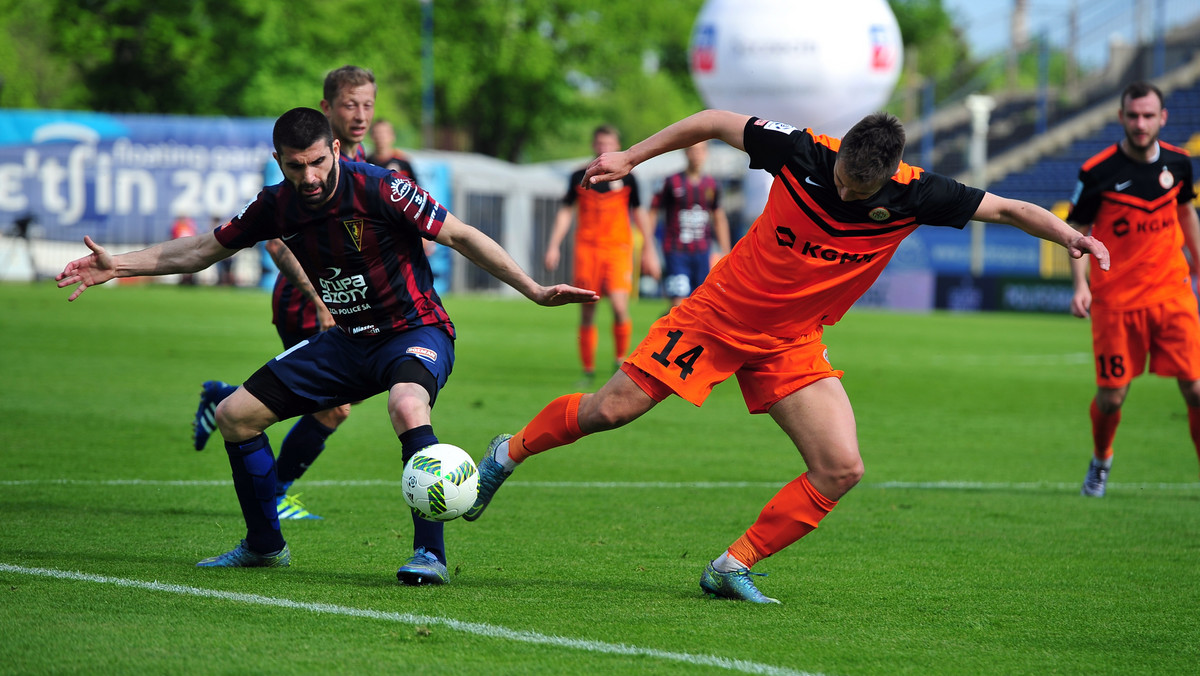 Zagłębie Lubin pokonało na wyjeździe Pogoń Szczecin 3:1. Co prawda pierwszego gola w meczu strzelili gospodarze, jednak kolejne trafienia były już autorstwa graczy trenera Piotra Stokowca. Zagłębia awansowało na czwarte miejsce w tabeli.