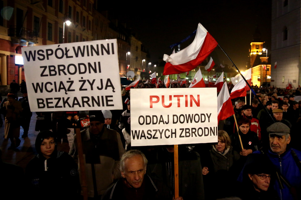 Marsz PiS przeszedł ulicami Warszawy. "Nie ma przyszłości Polski bez godności i prawdy"