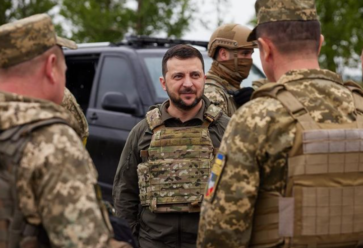 Volodymyr Zelenskyj navštívil východnú Ukrajinu. 