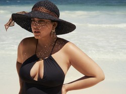 Modne plażowanie w każdym rozmiarze: stroje kąpielowe Change Lingerie