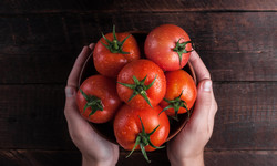 Pomidor w diecie - wartości odżywcze, odmiany, przetwory, połączenie z ogórkiem