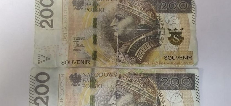 Zapłacił banknotem z napisem "souvenir". Grozi mu osiem lat więzienia