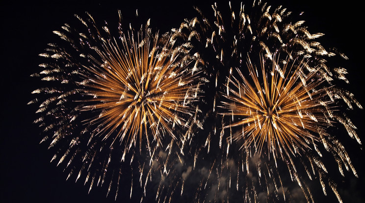 Élőben közvetítik a tűzijátékot/ Fotó: Northfoto