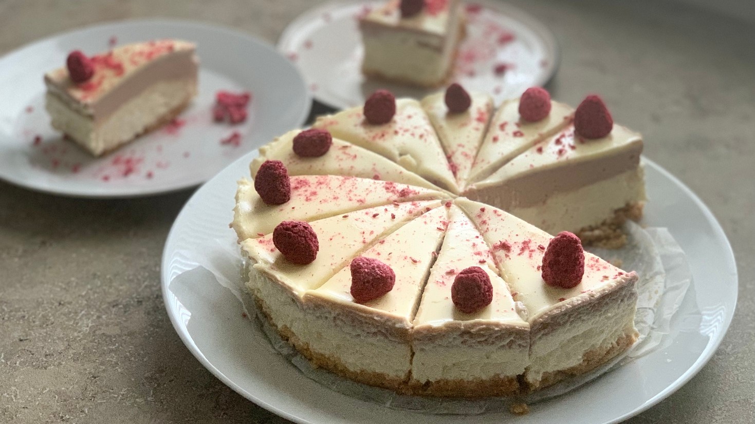 Nepečený čokoládový cheesecake.
